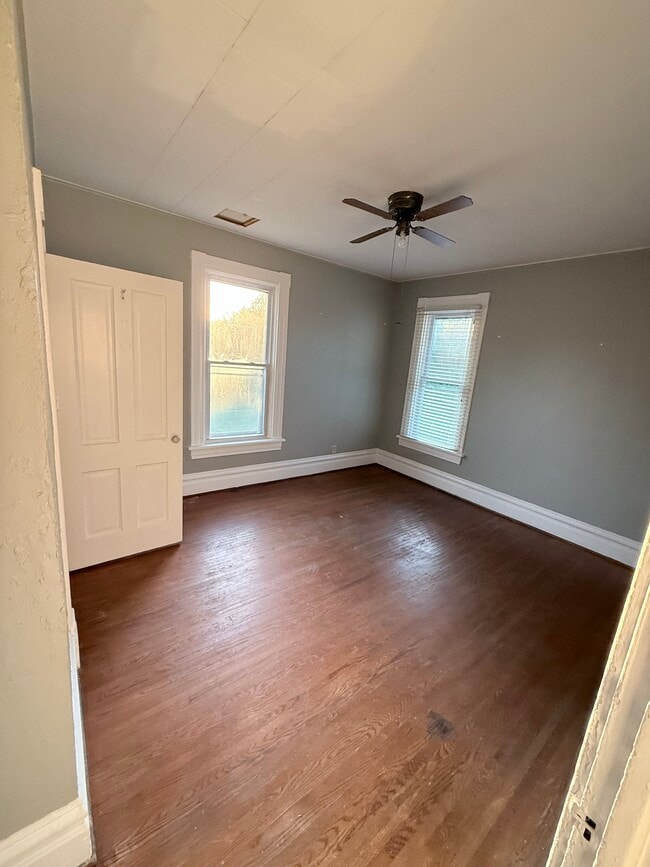 Bedroom2 - 229 W Downer Pl Unit 2