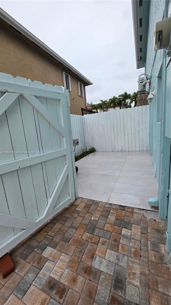 Photo - 14552 SW 158th Ct Unidad 0