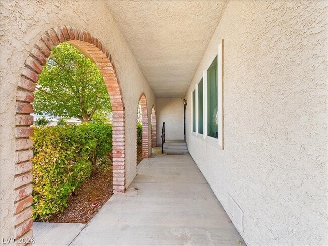 Photo - 881 E Calvada Blvd
