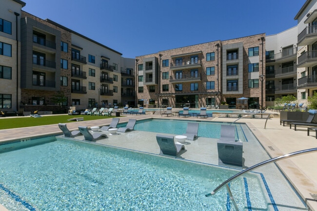 Photo - Lenox Grandview