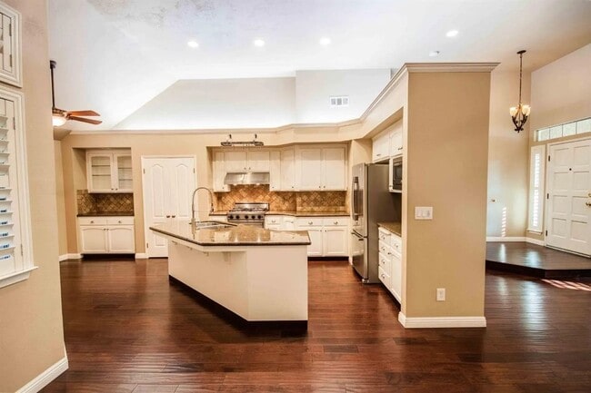 Photo - 1838 E Shea Dr