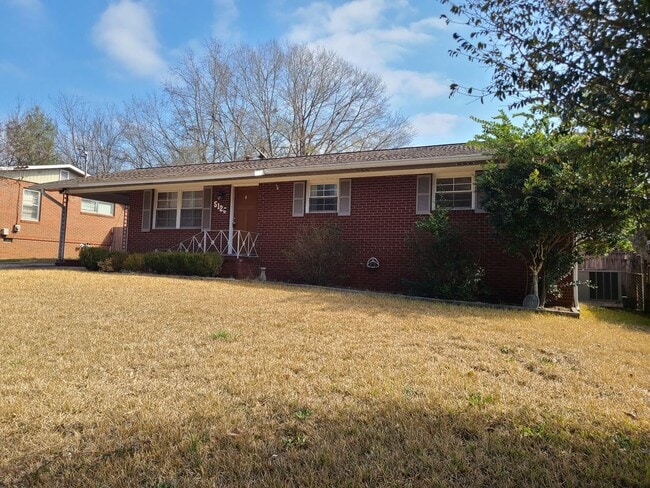Building Photo - Charming 2BR + versatile bonus room perfect for a 3rd Bedroom or Office!