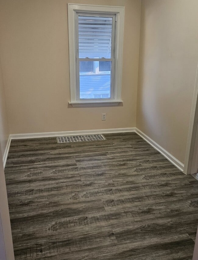 Photo - 733 Schomer Ave