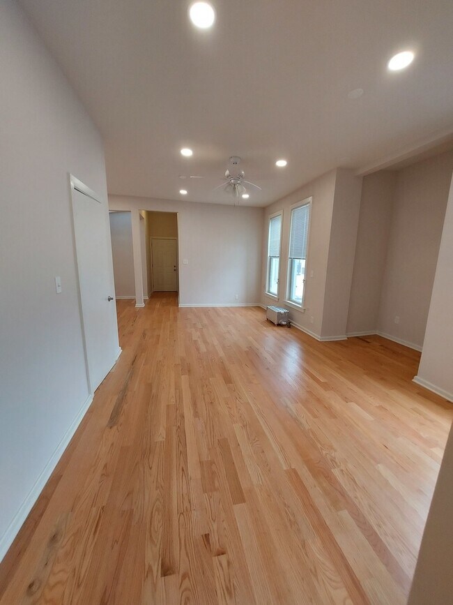 Photo - 3255 N Broadway Unit 3B