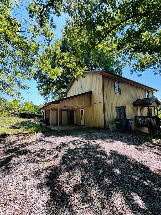 Photo - 485 Wakeman Ct NE
