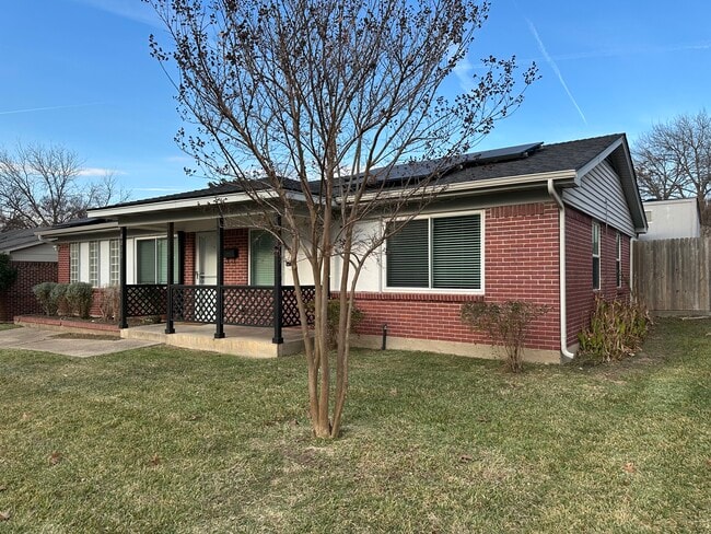 Building Photo - 8655 Ashcroft Ave