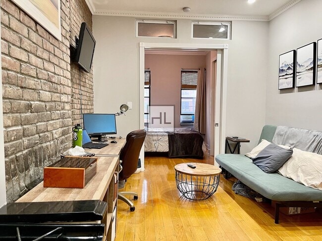 Photo - 2ND AVE. Unidad 15