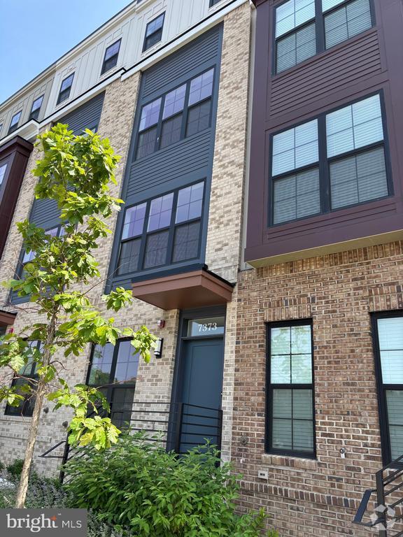 Building Photo - 7373 Arlington Blvd Rental