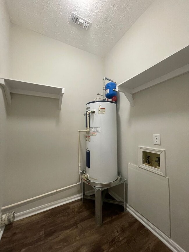 Photo - 133 Cedar Ct