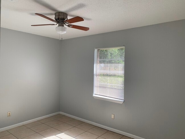 Photo - 935 Tanager Rd