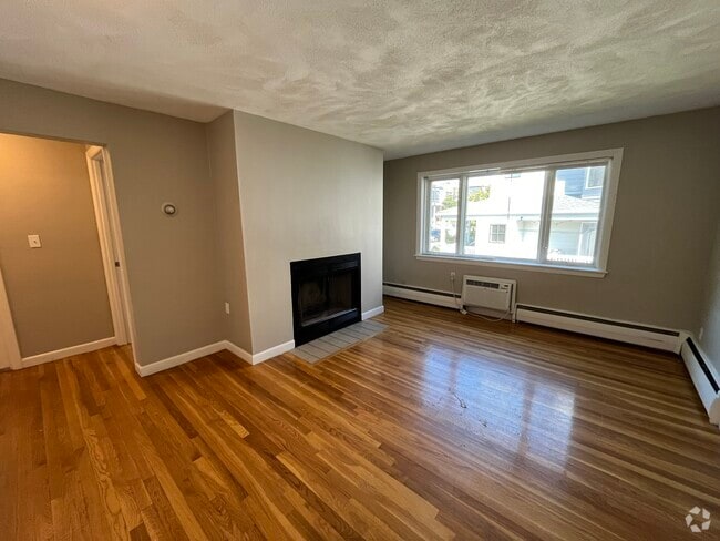 Building Photo - 38 Evergreen St Unit 3 Rental