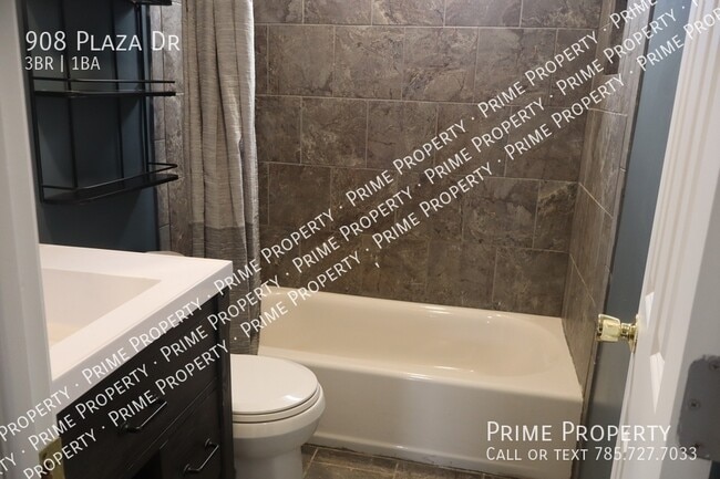 Photo - 908 Plaza Dr