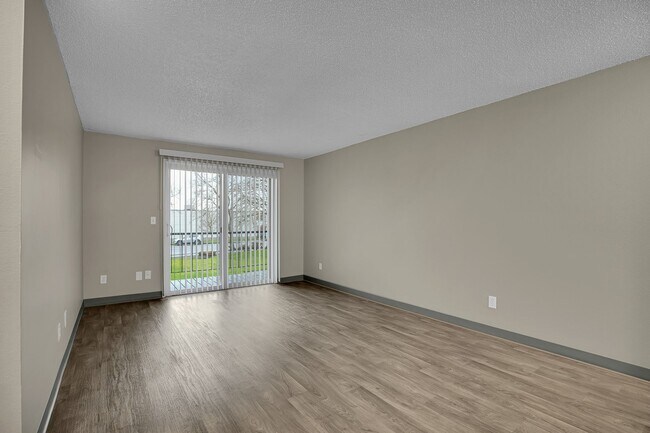 Photo - Lynmarie Apartments