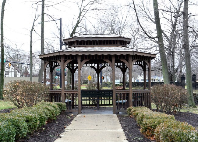 Photo - Saferstein Towers