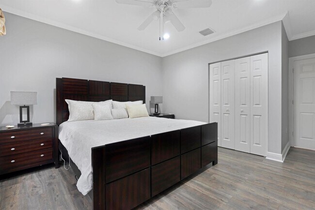 Photo - 717 SW 4th Ave