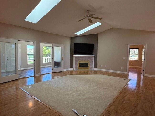 Photo - Maroa-Forsyth Ranch For Rent!