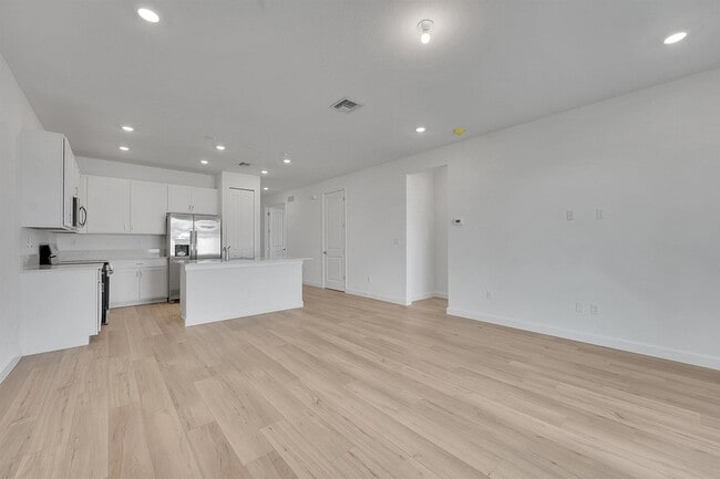 Photo - 6436 Seabright Ter