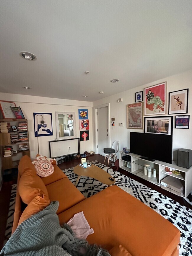 Building Photo - 1354 Euclid St NW Unit 301A Rental