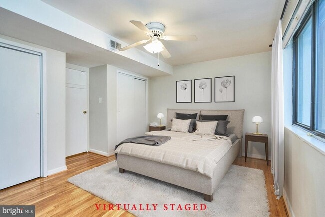 Photo - 2016 N Adams St Unidad 304