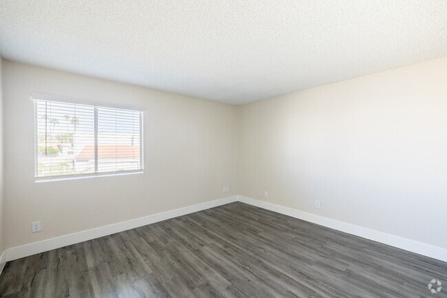 2BR, 2BA - 1,080SF - Bedroom