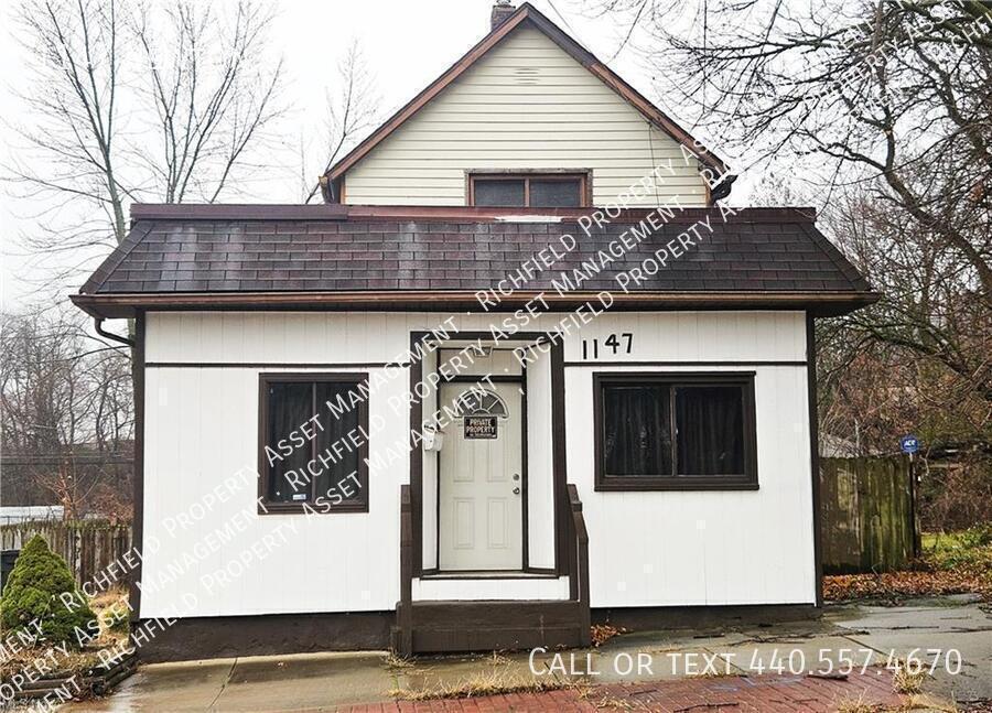 Photo - 1147 Newton St