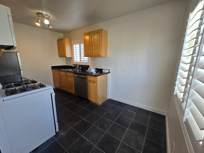 Photo - 17329 Denker Ave Unit D