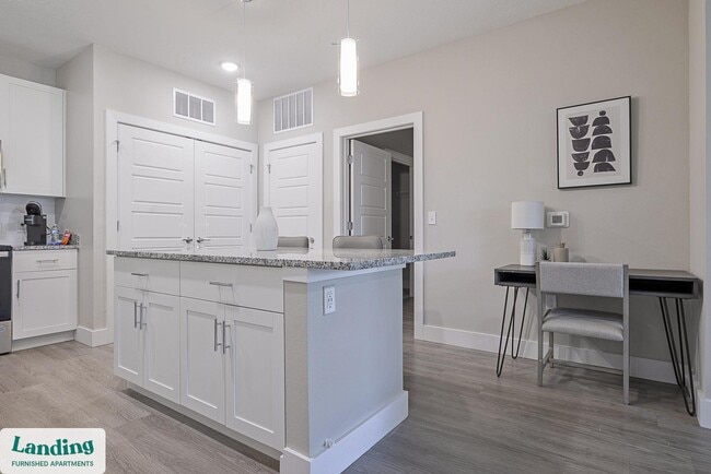 Photo - 3060 Southcreek Blvd Unidad 8-101.1408992