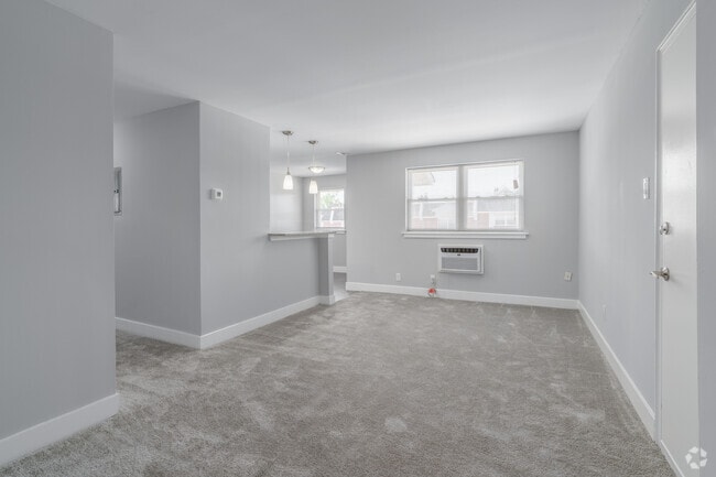 2BR, 1BA - 832SF - Living Room - Rock Hill Apartments