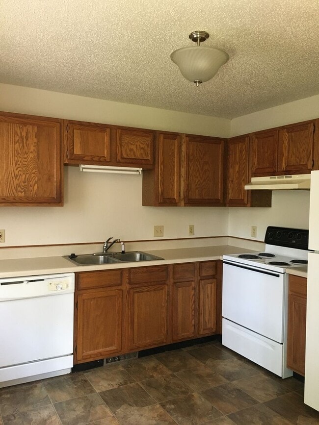 Photo - 1204 E Markwardt St