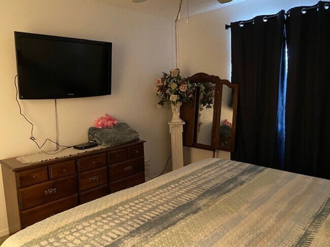 Photo - Winter and Summer 1BR WaterFront Vacation Condo Fully Furnished, UTILITIES INCLUDED Available 12/... Unit C7