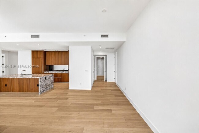 Photo - 175-125 SE 25th Rd Unidad 3303