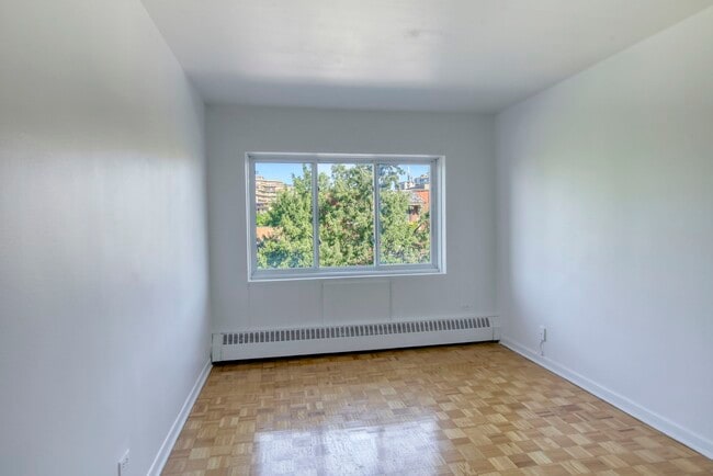 Photo - 2400 Av. Van Horne Unité 305