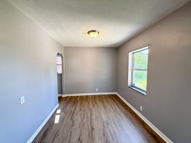 Photo - Cozy & Spacious 4-Bedroom Home in Cincinnati