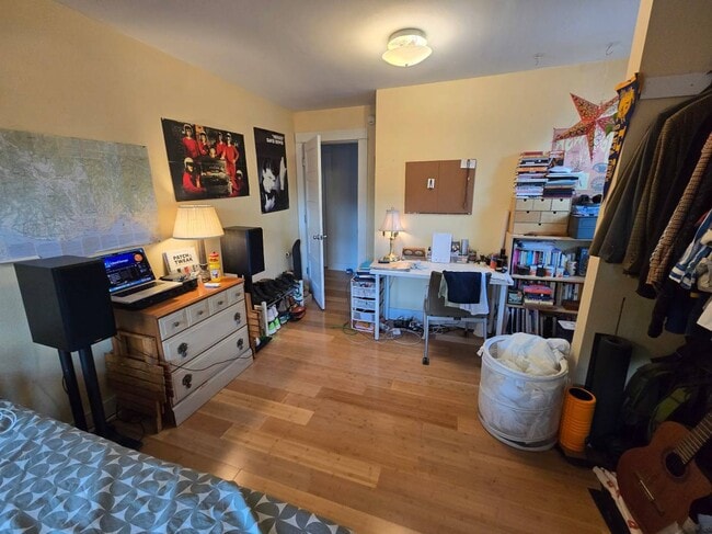 Photo - 3915 N Vancouver Ave