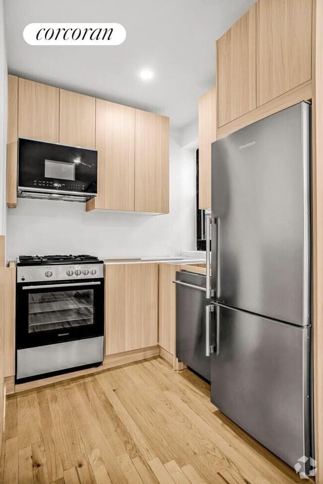 Building Photo - 315 E 95th St Rental