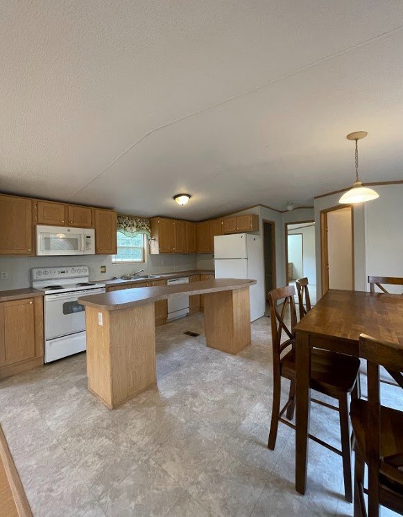 Photo - Country Living on 3 Acres in Fountain Inn!