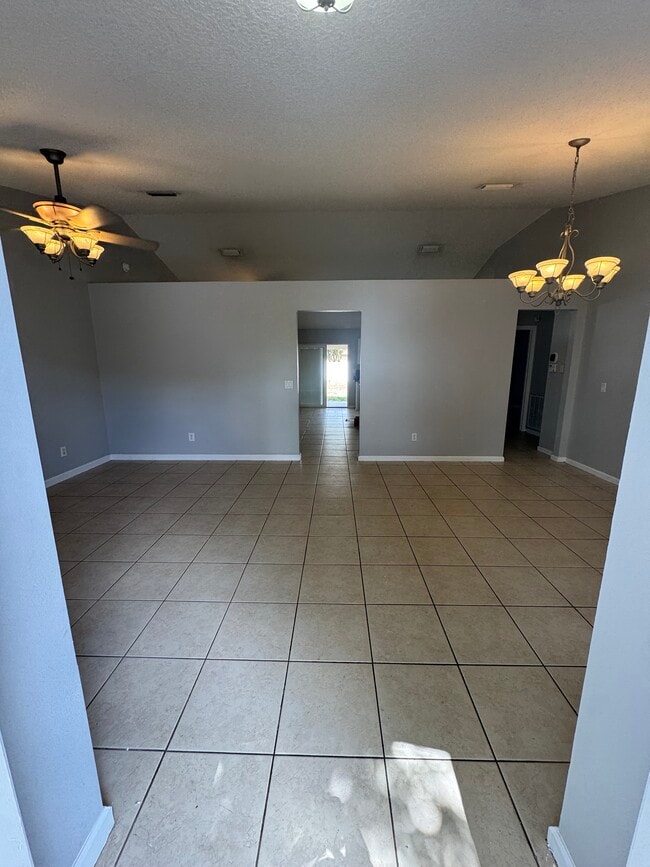 Photo - 449 SW Fifer Ave