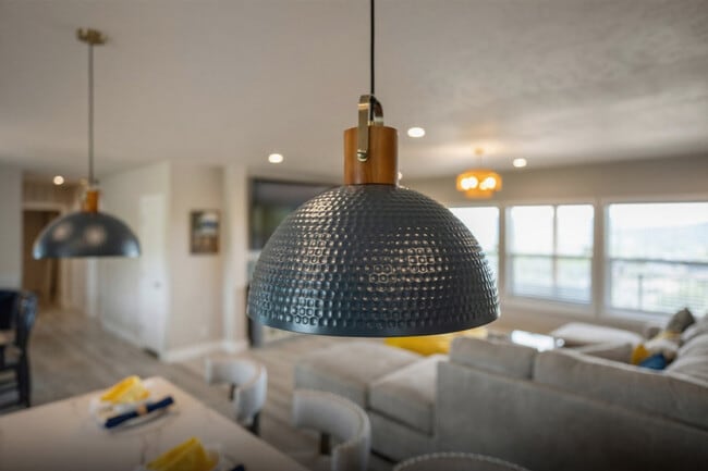 Building Photo - 421 Bluegrass Way Unit ID1249900P