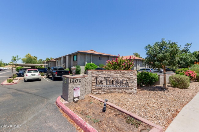 Building Photo - 1402 E Guadalupe Rd Unit 245 Rental