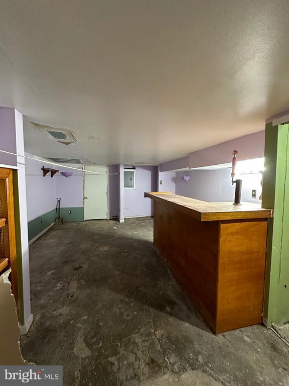 Photo - 2046 Conlyn St