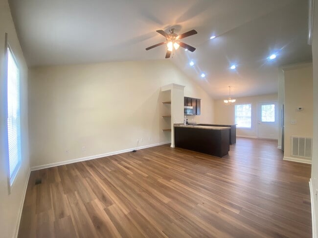 Photo - 200 E 14th St Unit A