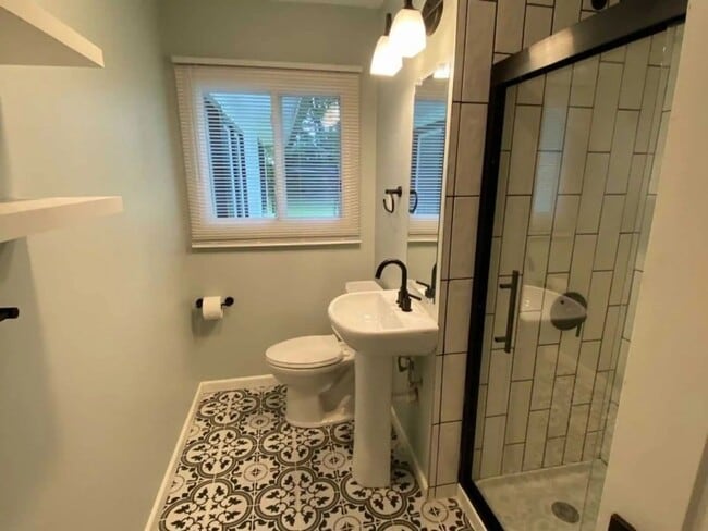 Photo - 3905 Poplar St