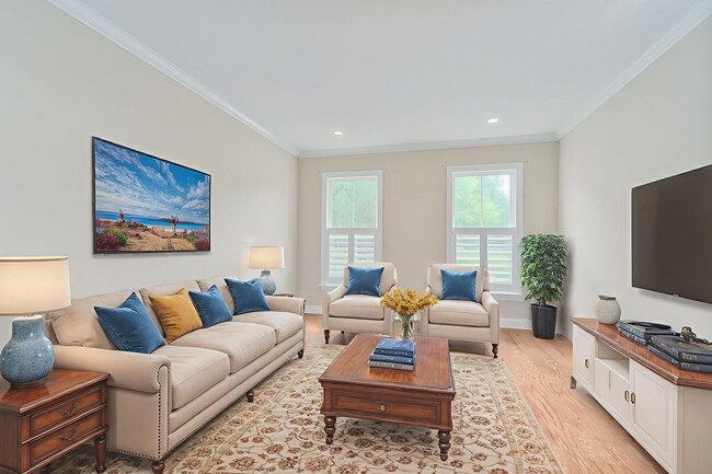 Photo - Stylish Park-Circle Home with Modern Upgra...