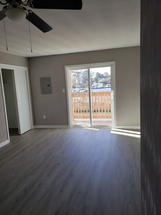 Photo - 9517 5th Bay St #B Unidad 9517 5th Bay #B