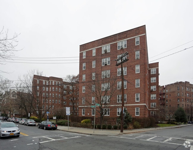 Photo - The Wellington Apartments