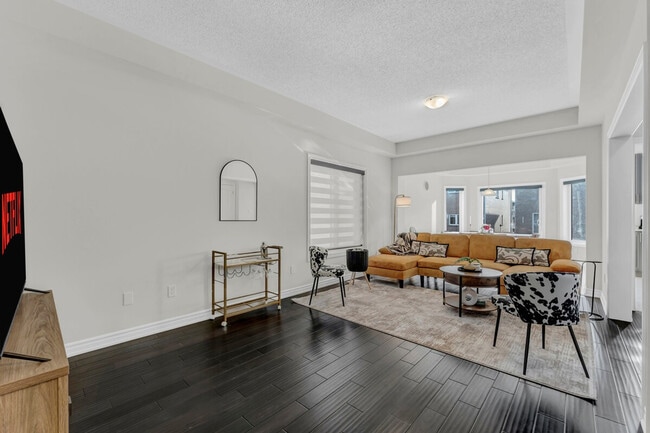 Photo - 21 Huntsworth Ave Unit SI ID1504476P