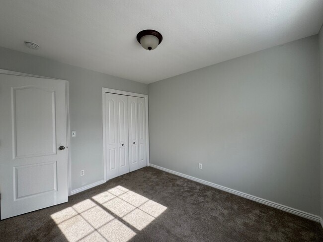 1226 N 3020 W
