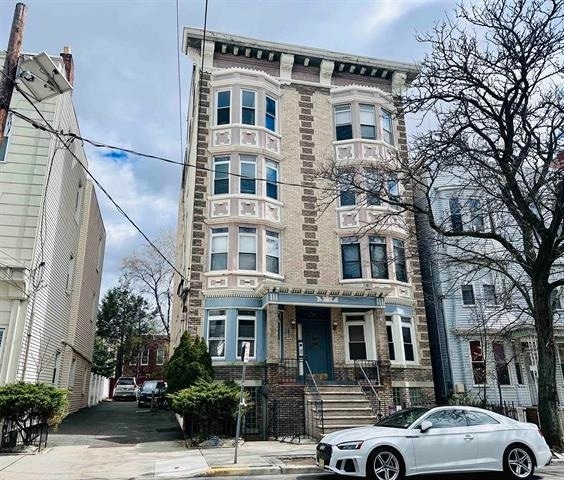 Building Photo - 310 Palisade Ave Unit 12