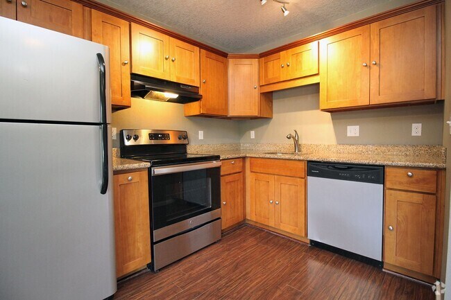 Building Photo - 4232-4232 SE Cesar Estrada Chavez Blvd Rental