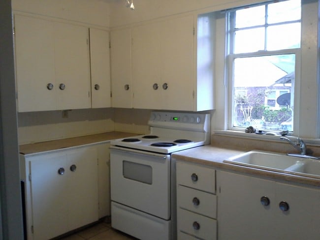 Photo - 770 Cottage St NE